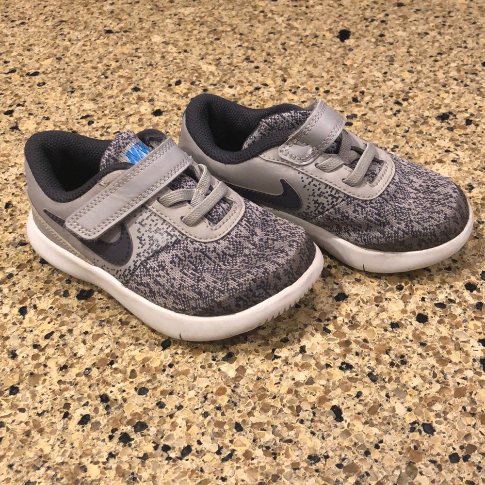Nike toddler boys size 9C shoes